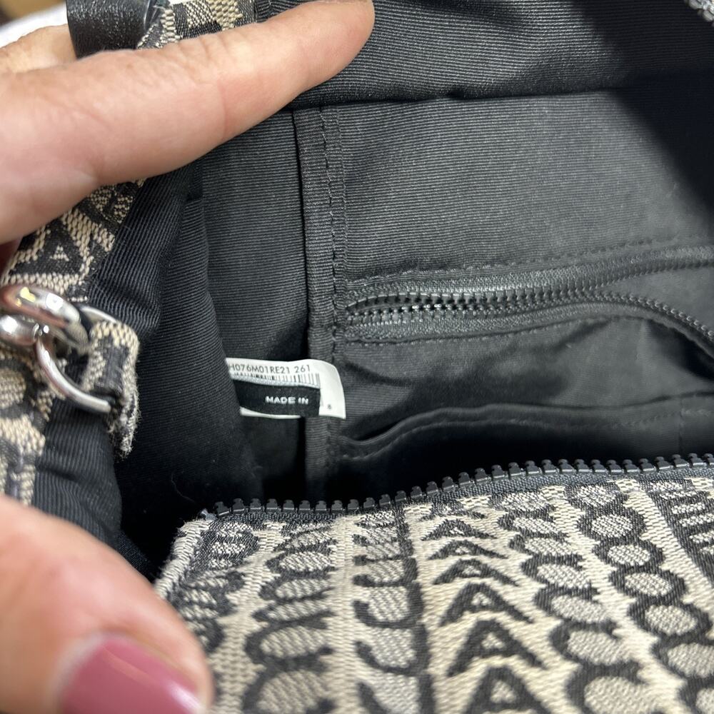Marc Jacobs Medium Jacquard - The Tote Bag -Beige Black Woven Crossbody Logo - Picture 8 of 10